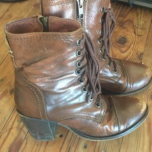 Steve Madden brown boots size 6
